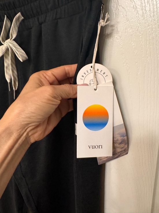 New - Vuori performance jogger in “Black heather”Jogger - Picture 5 of 7